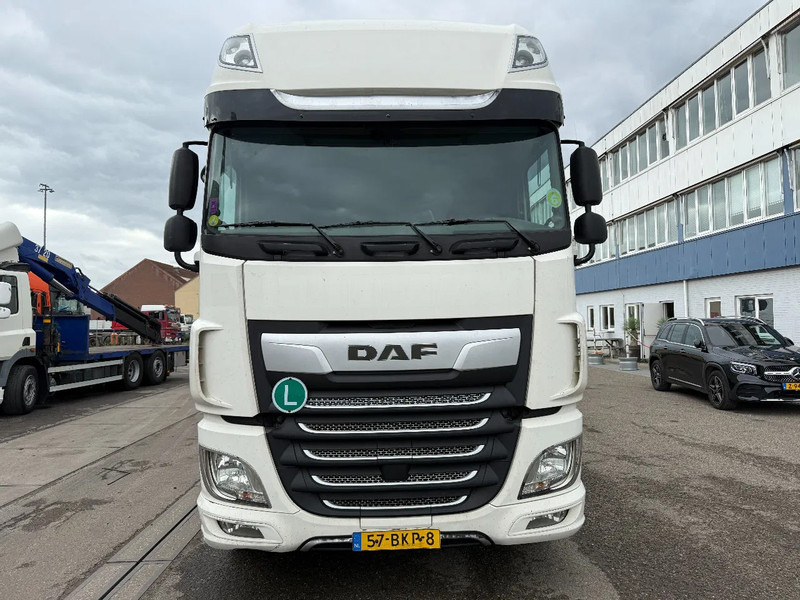 DAF XF 480 6X2 + 2 AXLE HANGER + TRS COOLING + DHOLLANDIA LIFT (2x) - Kylbil lastbil: bild 2 DAF XF 480 6X2 + 2 AXLE HANGER + TRS COOLING + DHOLLANDIA LIFT (2x) - Kylbil lastbil: bild 2