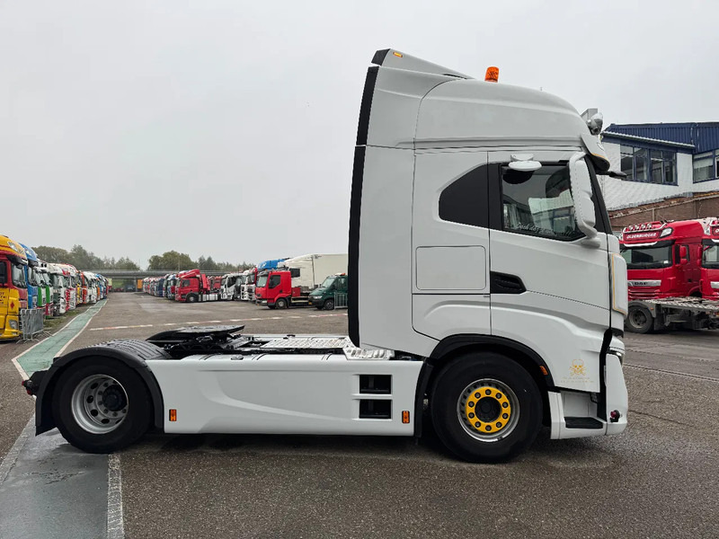 Iveco S-WAY 460 4X2 EURO 6 SKIRTS DOUBLE TANK - Dragbil: bild 4 Iveco S-WAY 460 4X2 EURO 6 SKIRTS DOUBLE TANK - Dragbil: bild 4