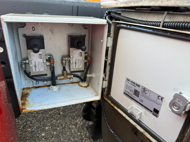 Mercedes-Benz Actros 1842 4X2 MEGA + LIFTING DISH (HEFSCHOTEL) - Dragbil: bild 3 Mercedes-Benz Actros 1842 4X2 MEGA + LIFTING DISH (HEFSCHOTEL) - Dragbil: bild 3