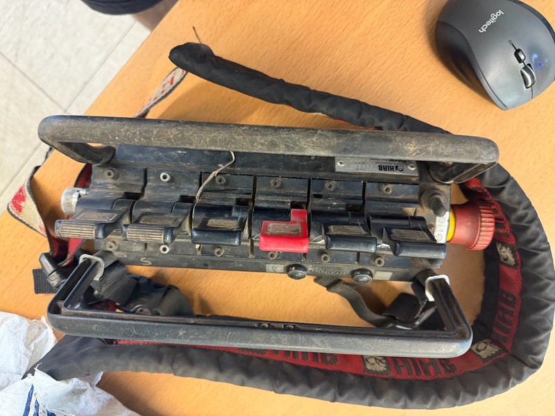 Hiab R330-F4 REMOTE CONTROLE AN STAMPS, HATZ MOTOR - Bom: bild 4 Hiab R330-F4 REMOTE CONTROLE AN STAMPS, HATZ MOTOR - Bom: bild 4