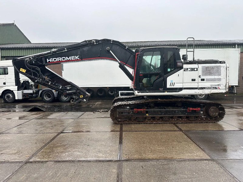 Hidromek HMK 230LC-4 CE, 700 MM PADS, CV, PIPED AUX PIPING,QH, AUTO LUBE, AC REVERSE CAMERA - Bandgrävare: bild 1 Hidromek HMK 230LC-4 CE, 700 MM PADS, CV, PIPED AUX PIPING,QH, AUTO LUBE, AC REVERSE CAMERA - Bandgrävare: bild 1