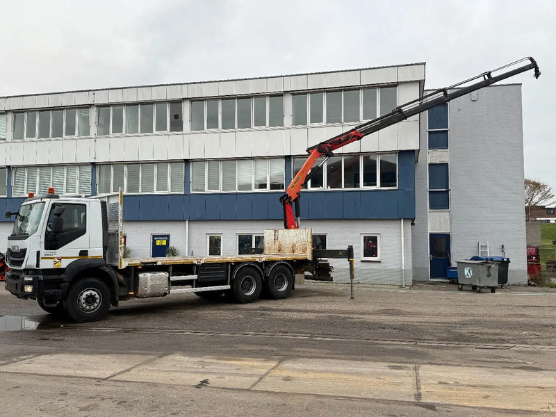 Iveco Trakker 360 6X4 EURO 6 + PALFINGER PK20001K + REMOTE CONTROL - Kranbil: bild 3 Iveco Trakker 360 6X4 EURO 6 + PALFINGER PK20001K + REMOTE CONTROL - Kranbil: bild 3