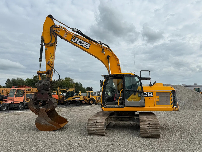 JCB 220 XL 4F WITH BUCKET, SORTING GRAB WITH ROTATOR + €5000,- - Bandgrävare: bild 1 JCB 220 XL 4F WITH BUCKET, SORTING GRAB WITH ROTATOR + €5000,- - Bandgrävare: bild 1