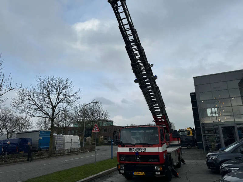 Mercedes-Benz 1120 OF MAGIRUS 24 METER + KORF + SLANGS - Släck/ Räddningsvagn: bild 3 Mercedes-Benz 1120 OF MAGIRUS 24 METER + KORF + SLANGS - Släck/ Räddningsvagn: bild 3