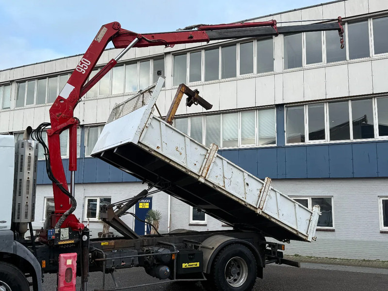 Renault Kerax 260 4X2 + HMF 953 K2 CRANE + TIPPER MARREL - EURO 3 - MANUAL - FULL STEEL SUSP. - Tippbil lastbil, Kranbil: bild 2 Renault Kerax 260 4X2 + HMF 953 K2 CRANE + TIPPER MARREL - EURO 3 - MANUAL - FULL STEEL SUSP. - Tippbil lastbil, Kranbil: bild 2