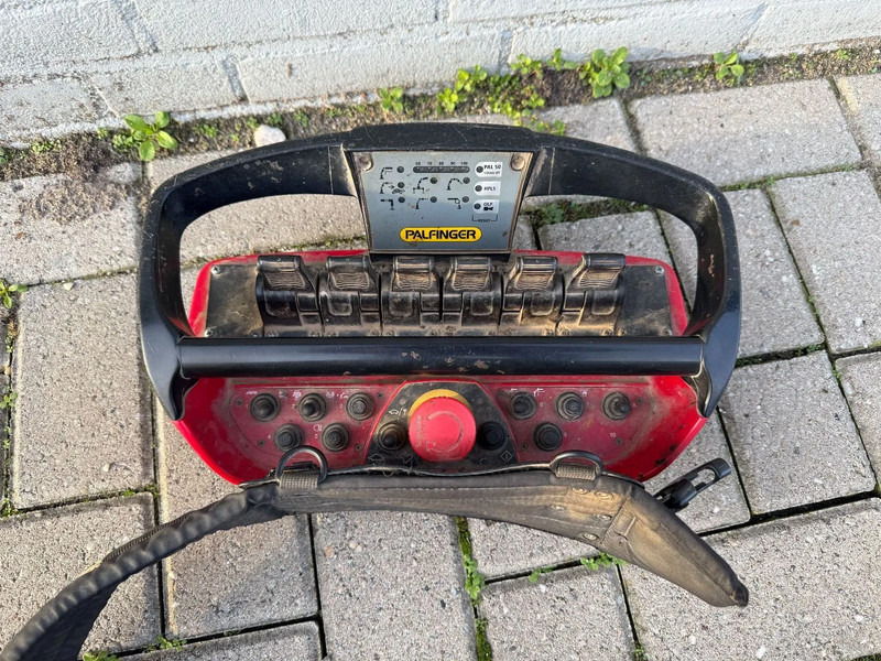 Scania G370 4X4 EURO 6 + 3-SIDE TIPPER + PALFINGER PK9002 + REMOTE - Tippbil lastbil, Kranbil: bild 5 Scania G370 4X4 EURO 6 + 3-SIDE TIPPER + PALFINGER PK9002 + REMOTE - Tippbil lastbil, Kranbil: bild 5