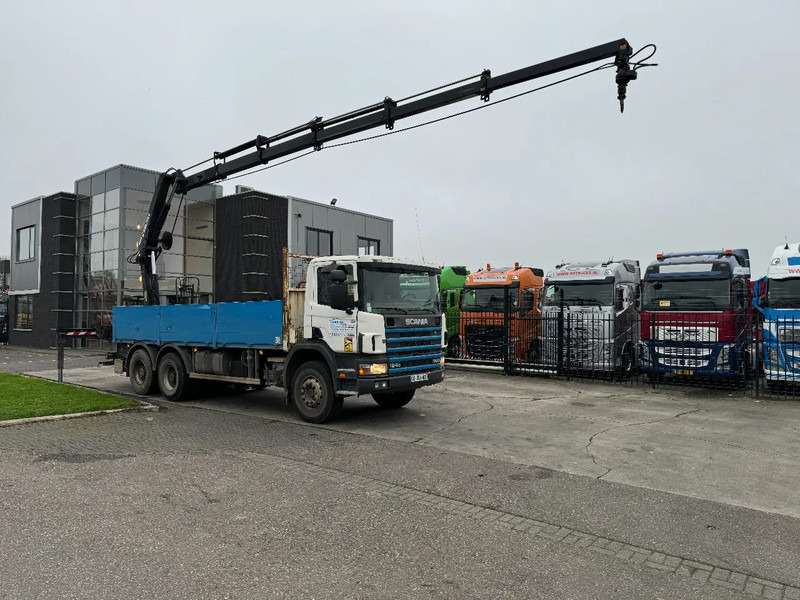 Scania P124-360 6X4 EURO 2 HIAB 200 C-5 ALL 2000 - Flakbil, Kranbil: bild 2 Scania P124-360 6X4 EURO 2 HIAB 200 C-5 ALL 2000 - Flakbil, Kranbil: bild 2