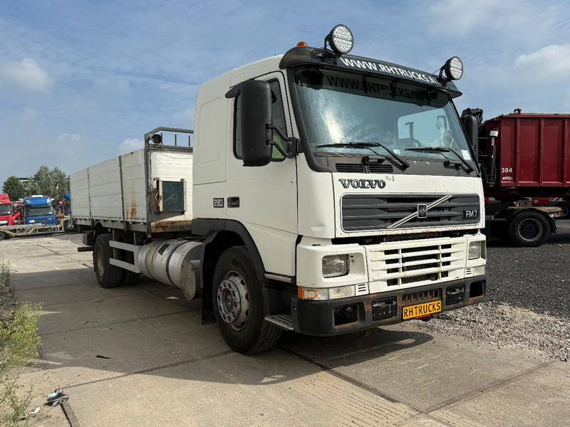 Volvo FM 7.290 4X2 - EURO 2 + MANUAL GEARBOX - Flakbil: bild 3 Volvo FM 7.290 4X2 - EURO 2 + MANUAL GEARBOX - Flakbil: bild 3