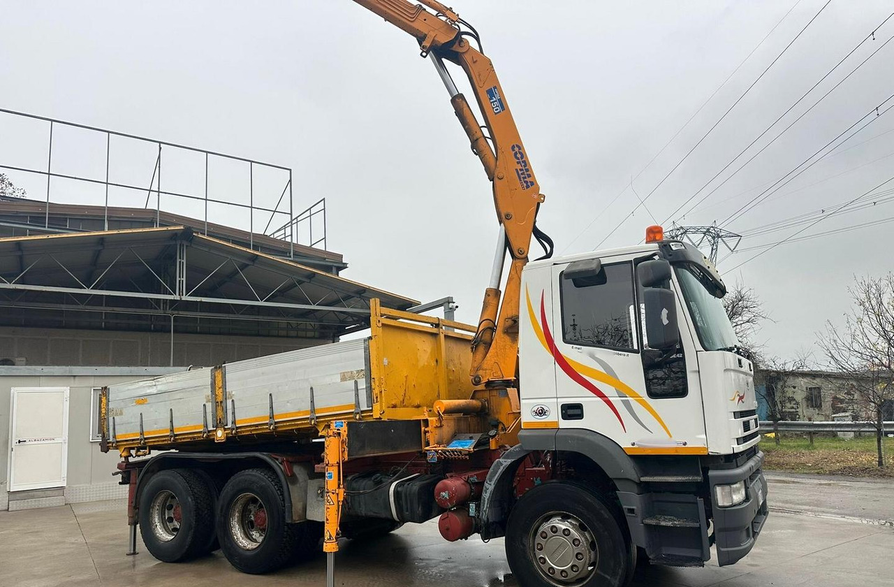 Motrice Iveco eurotech con la grù - Tippbil lastbil, Kranbil: bild 2 Motrice Iveco eurotech con la grù - Tippbil lastbil, Kranbil: bild 2