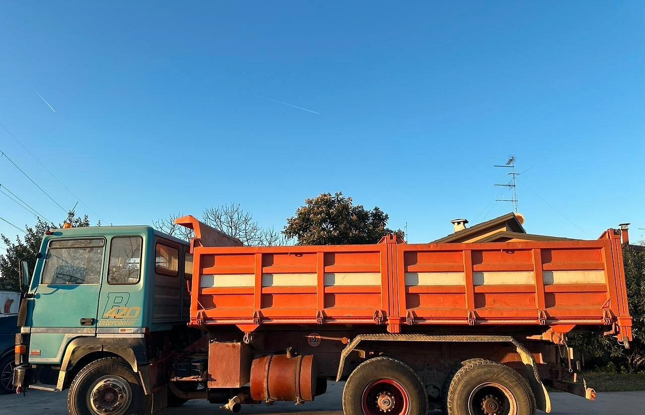 Renault R420 3 assi ribaltabile - Tippbil lastbil: bild 5 Renault R420 3 assi ribaltabile - Tippbil lastbil: bild 5