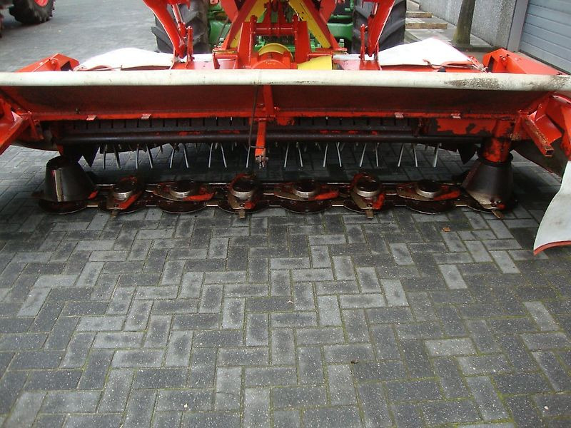 Kuhn FC 313 F - Slåttermaskin: bild 4 Kuhn FC 313 F - Slåttermaskin: bild 4