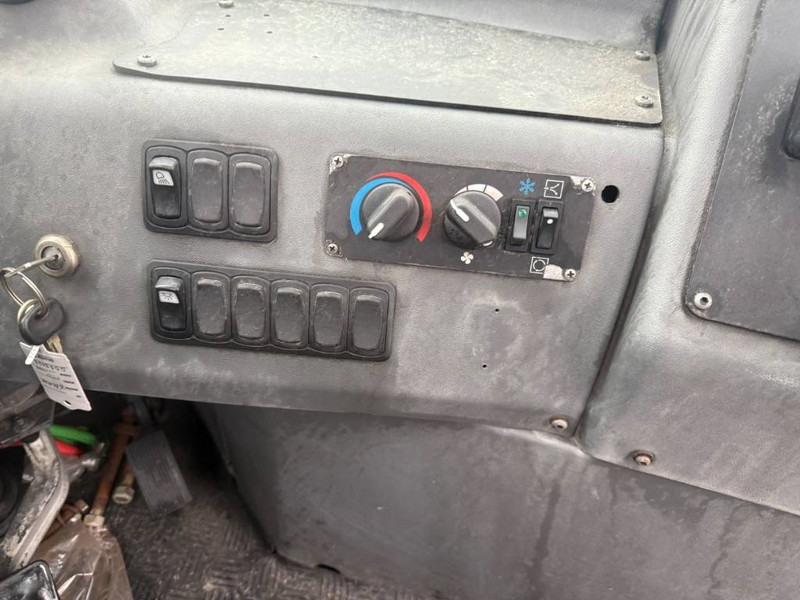 Dragbil Kalmar Terminal tractor / Terminal-Zugmaschine /: bild 11 Dragbil Kalmar Terminal tractor / Terminal-Zugmaschine /: bild 11