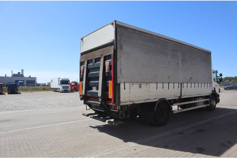 Scania P 94-230 Curtainsider/Plane/Gardin - Kapellbil: bild 3 Scania P 94-230 Curtainsider/Plane/Gardin - Kapellbil: bild 3