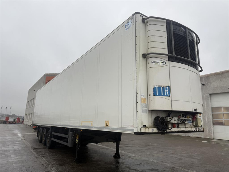 Schmitz Cargobull 33 pl. Dobbelt compartment - Kyl/ Frys semitrailer: bild 2 Schmitz Cargobull 33 pl. Dobbelt compartment - Kyl/ Frys semitrailer: bild 2