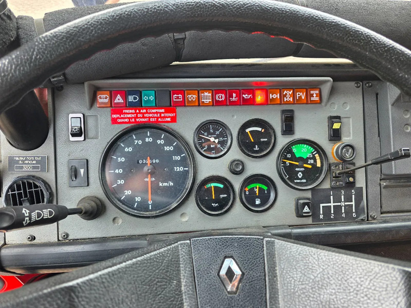 Släck/ Räddningsvagn Renault Midliner 210 M210 - 40BCA230: bild 11 Släck/ Räddningsvagn Renault Midliner 210 M210 - 40BCA230: bild 11