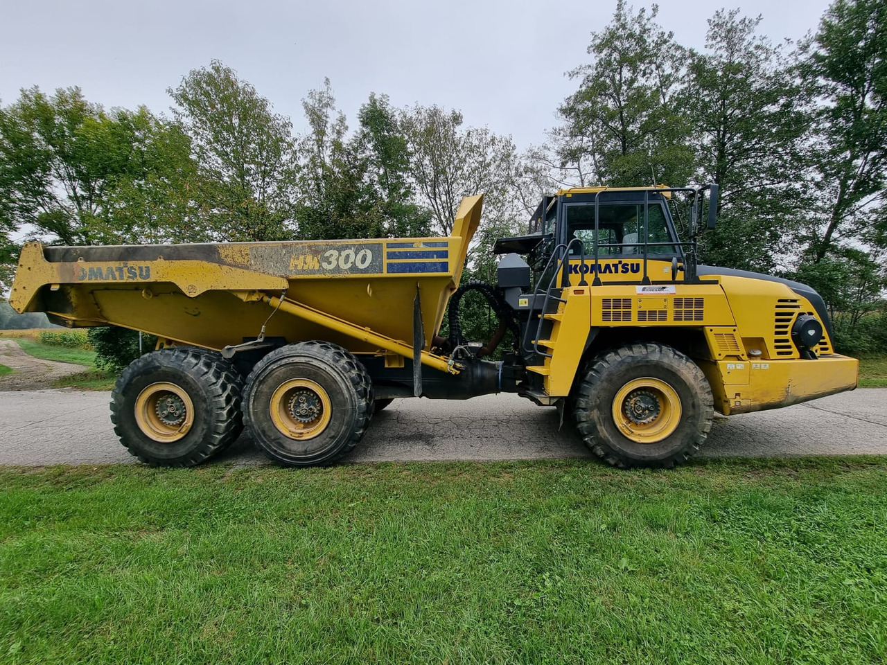 KOMATSU HM 300-5EO - Terränggående truck: bild 2 KOMATSU HM 300-5EO - Terränggående truck: bild 2
