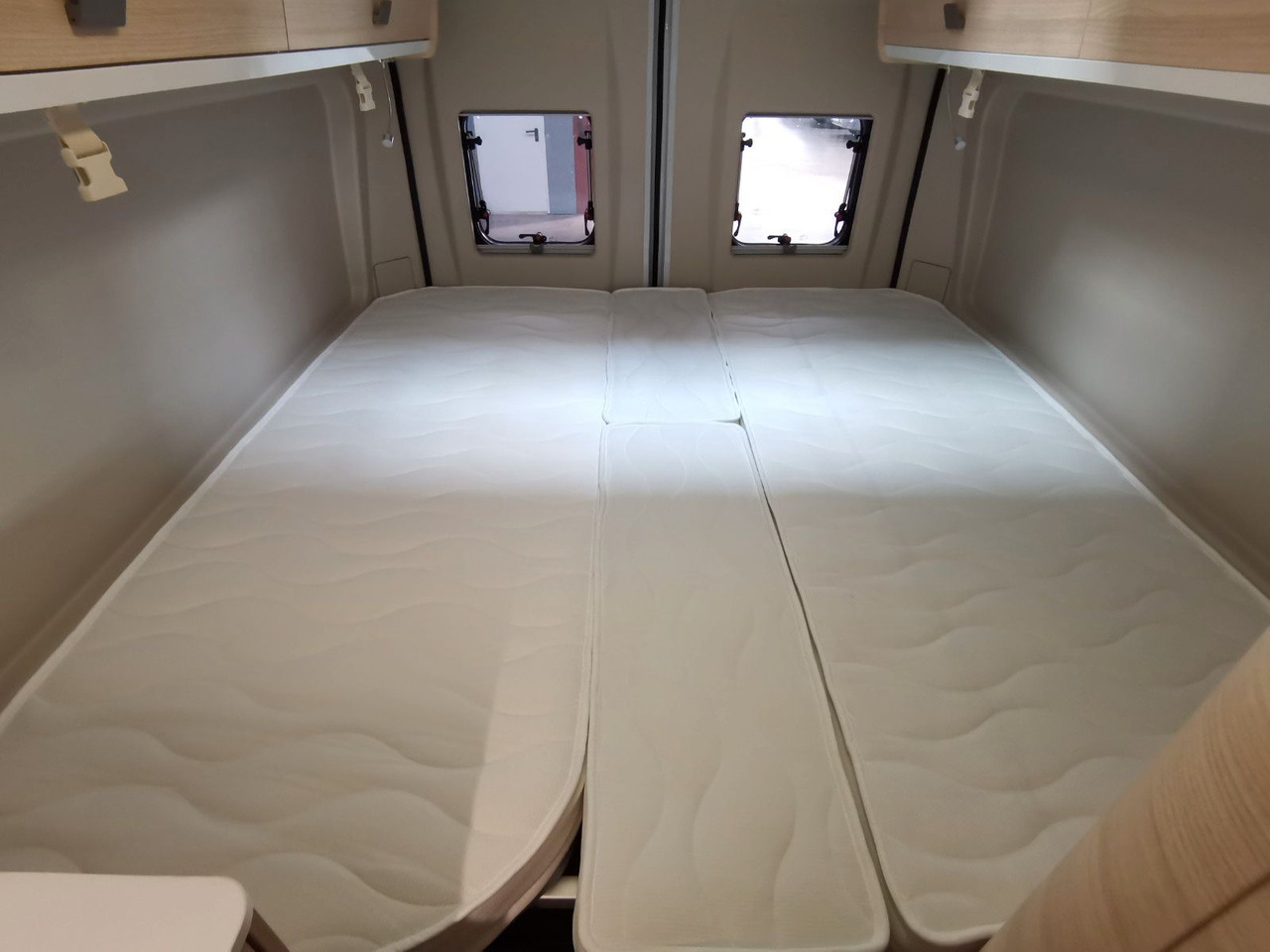 Campingbil Chausson V697 FIRST LINE / ZUBEHÖR-PAKET / EINZELBETTEN: bild 17