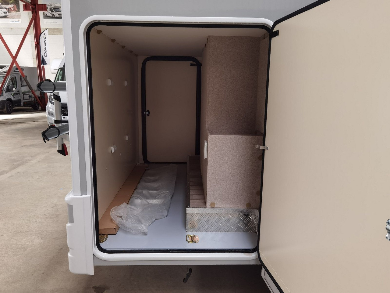 Halvintegrerad husbil Forster T 599 HBN COUPÈ /-2025-/165PS / SILVER - EDITION: bild 9 Halvintegrerad husbil Forster T 599 HBN COUPÈ /-2025-/165PS / SILVER - EDITION: bild 9