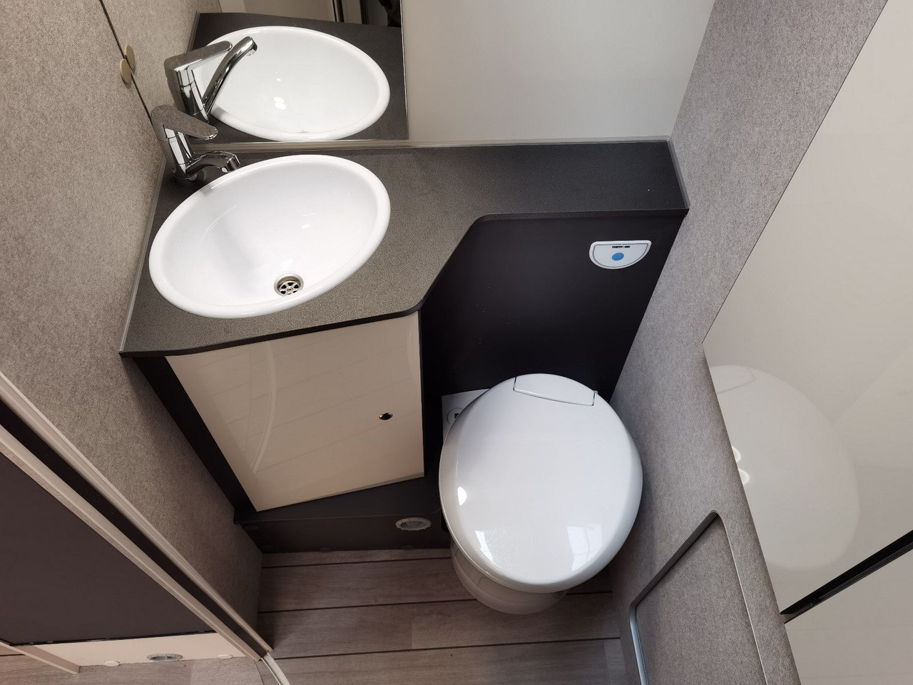 Halvintegrerad husbil Forster T 639 LF /-MODELL 2026- / XXL- HUBBETT & RAUMBAD: bild 21 Halvintegrerad husbil Forster T 639 LF /-MODELL 2026- / XXL- HUBBETT & RAUMBAD: bild 21