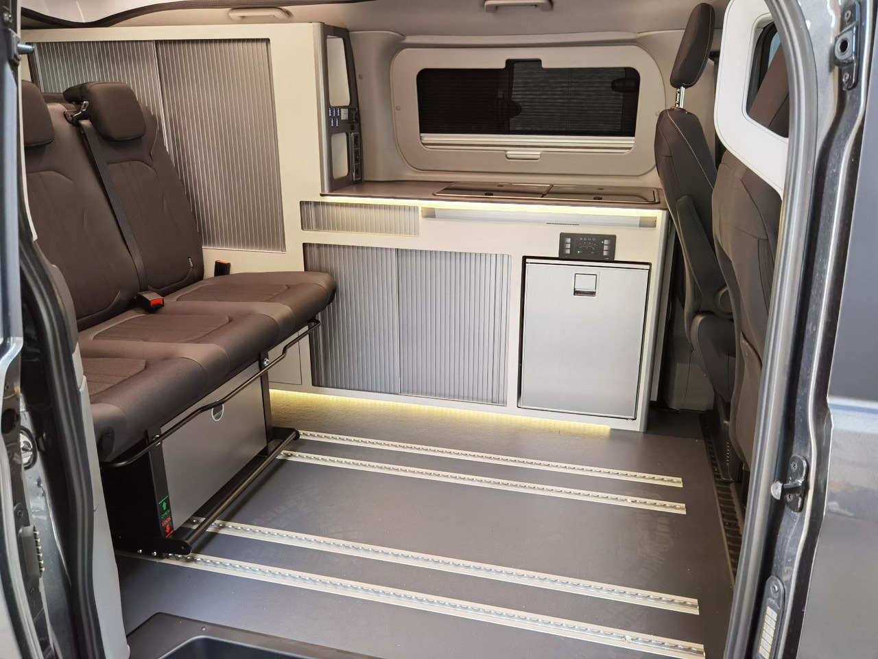 Campingbil Karmann DUNCAN 505 -500 / 170PS - DSG / 7xSITZPLÄTZE: bild 18 Campingbil Karmann DUNCAN 505 -500 / 170PS - DSG / 7xSITZPLÄTZE: bild 18