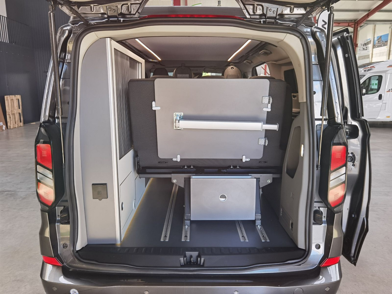 Campingbil Karmann DUNCAN 505 -500 / 170PS - DSG / 7xSITZPLÄTZE: bild 15 Campingbil Karmann DUNCAN 505 -500 / 170PS - DSG / 7xSITZPLÄTZE: bild 15