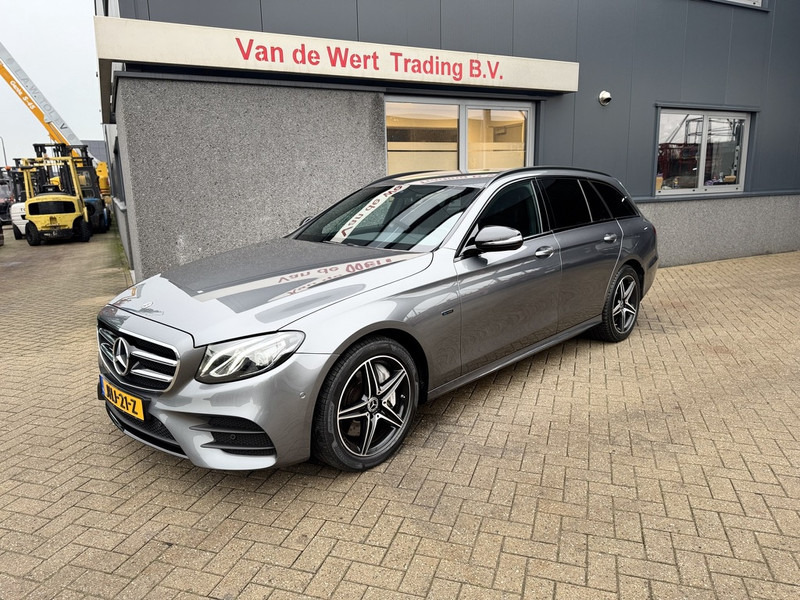 Mercedes-Benz E-Klasse Estate 300 de AMG Line 2020 Led / ACC / Leder - Personbil: bild 1 Mercedes-Benz E-Klasse Estate 300 de AMG Line 2020 Led / ACC / Leder - Personbil: bild 1