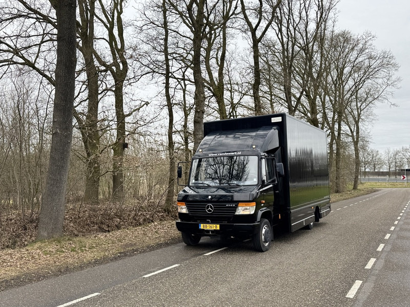 Mercedes-Benz vario 814 D - Lastbil med skåp: bild 1 Mercedes-Benz vario 814 D - Lastbil med skåp: bild 1