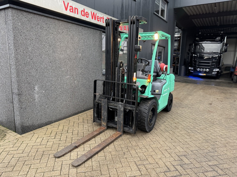 Mitsubishi FG35N Triplo 475 Freelift / Sideshift LPG 2010 - Gasoltruck: bild 3 Mitsubishi FG35N Triplo 475 Freelift / Sideshift LPG 2010 - Gasoltruck: bild 3