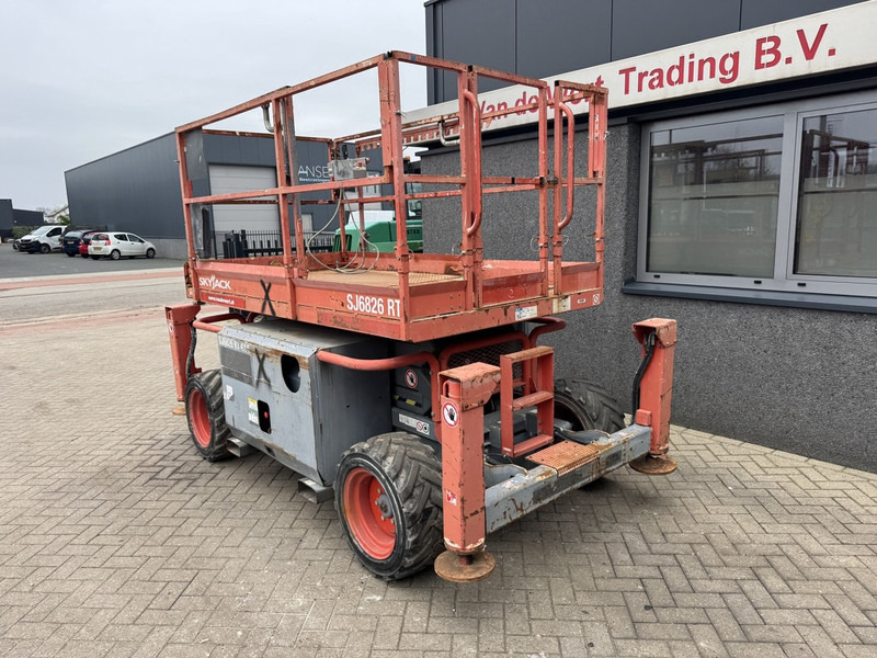 Skyjack SJ 6826RT Schaarhoogwerker / Scissor / Arbeitsbuhne 2015 4X4 Kubota Diesel 10M Werkhoogte - Saxlift: bild 3 Skyjack SJ 6826RT Schaarhoogwerker / Scissor / Arbeitsbuhne 2015 4X4 Kubota Diesel 10M Werkhoogte - Saxlift: bild 3