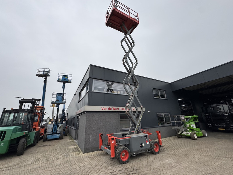 Saxlift Skyjack SJ 6832RT Schaarhoogwerker / Scissor / Arbeitsbuhne 2016 4X4 Kubota Diesel 12M Werkhoogte: bild 7 Saxlift Skyjack SJ 6832RT Schaarhoogwerker / Scissor / Arbeitsbuhne 2016 4X4 Kubota Diesel 12M Werkhoogte: bild 7