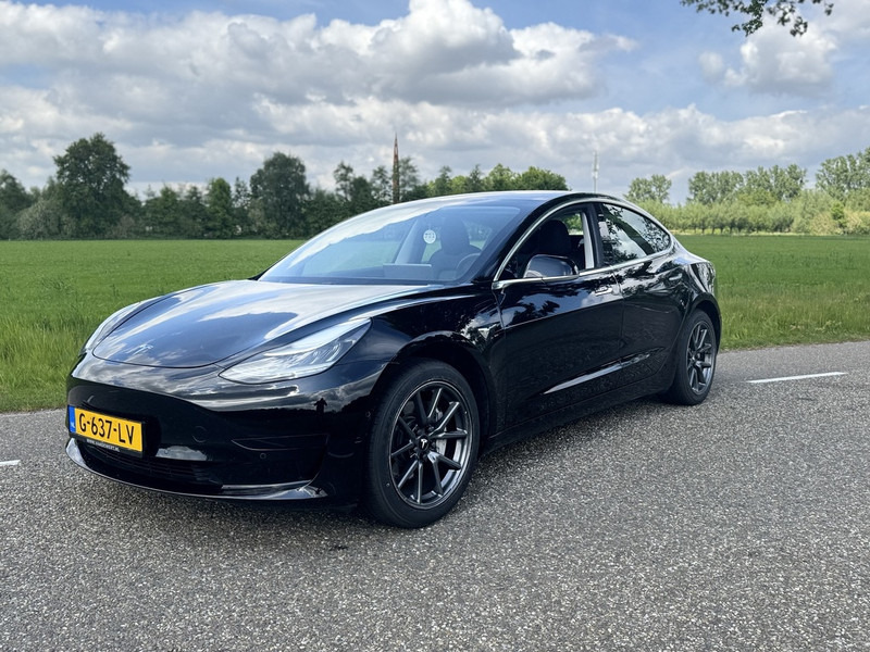 Tesla Model 3 - Sedan: bild 1 Tesla Model 3 - Sedan: bild 1