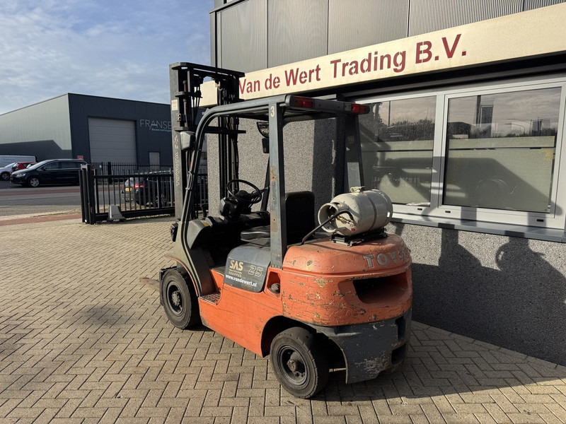 Toyota 42-7FGF25 duplo 400 3e / 4e Functie LPG 2001 - Gasoltruck: bild 4 Toyota 42-7FGF25 duplo 400 3e / 4e Functie LPG 2001 - Gasoltruck: bild 4