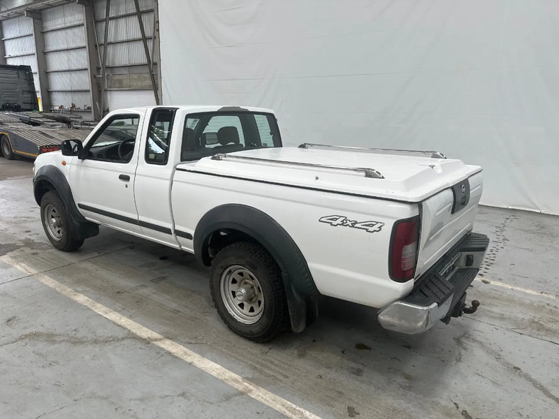 Nissan Navara 2.5 Di / EURO 3 - Personbil: bild 3 Nissan Navara 2.5 Di / EURO 3 - Personbil: bild 3