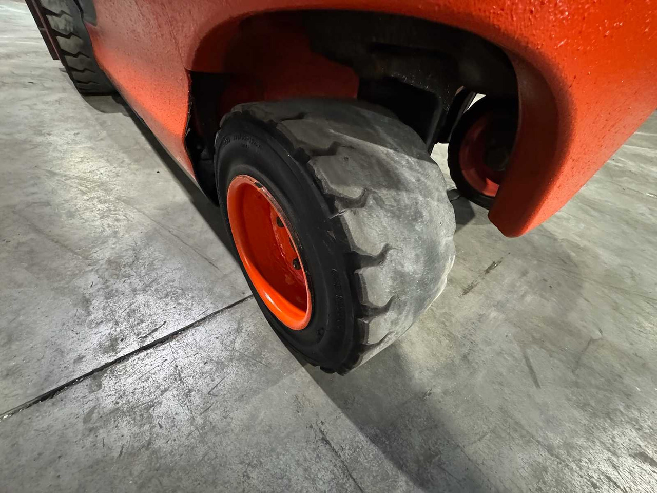 Motviktstruck 06/2023 SERVICE + UVV 11/2026 LINDE E35HL 3.500KG 3.+4. VALVE 180CM FORK ADJUSTER ELECTRIC FORKLIFT 8.839 HOURS: bild 16 Motviktstruck 06/2023 SERVICE + UVV 11/2026 LINDE E35HL 3.500KG 3.+4. VALVE 180CM FORK ADJUSTER ELECTRIC FORKLIFT 8.839 HOURS: bild 16