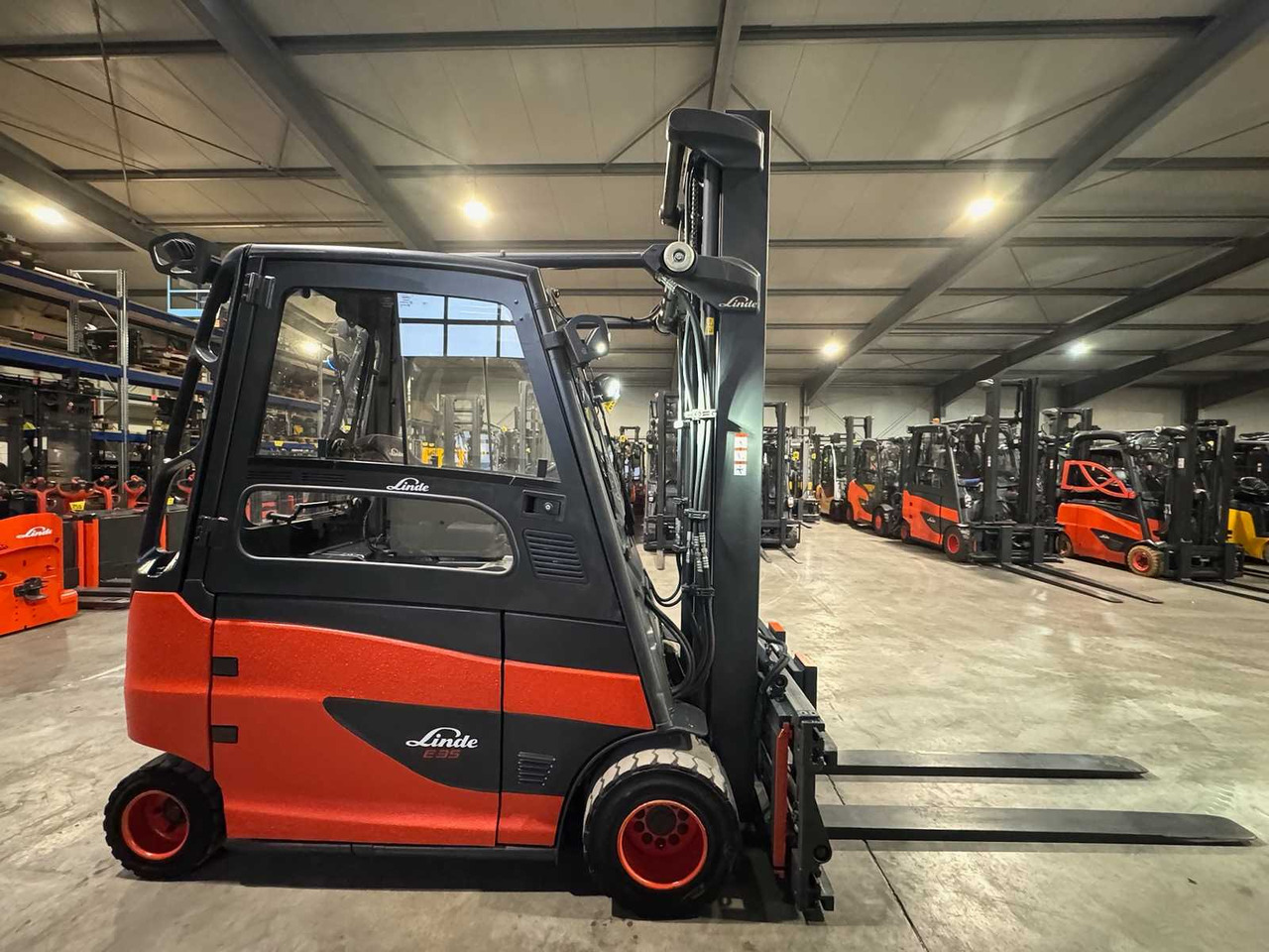 Motviktstruck 06/2023 SERVICE + UVV 11/2026 LINDE E35HL 3.500KG 3.+4. VALVE 180CM FORK ADJUSTER ELECTRIC FORKLIFT 8.839 HOURS: bild 6 Motviktstruck 06/2023 SERVICE + UVV 11/2026 LINDE E35HL 3.500KG 3.+4. VALVE 180CM FORK ADJUSTER ELECTRIC FORKLIFT 8.839 HOURS: bild 6