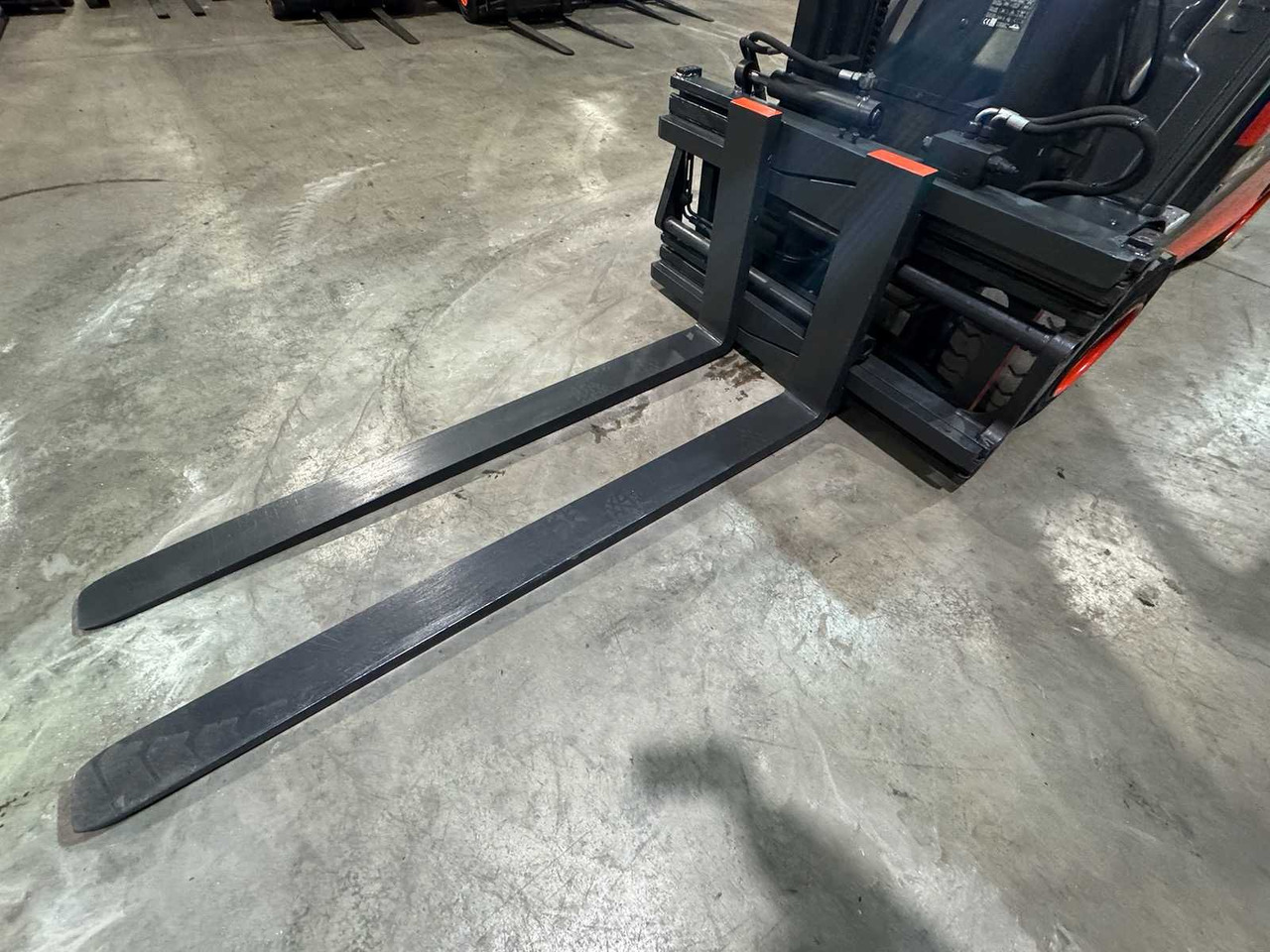 Motviktstruck 06/2023 SERVICE + UVV 11/2026 LINDE E35HL 3.500KG 3.+4. VALVE 180CM FORK ADJUSTER ELECTRIC FORKLIFT 8.839 HOURS: bild 11 Motviktstruck 06/2023 SERVICE + UVV 11/2026 LINDE E35HL 3.500KG 3.+4. VALVE 180CM FORK ADJUSTER ELECTRIC FORKLIFT 8.839 HOURS: bild 11