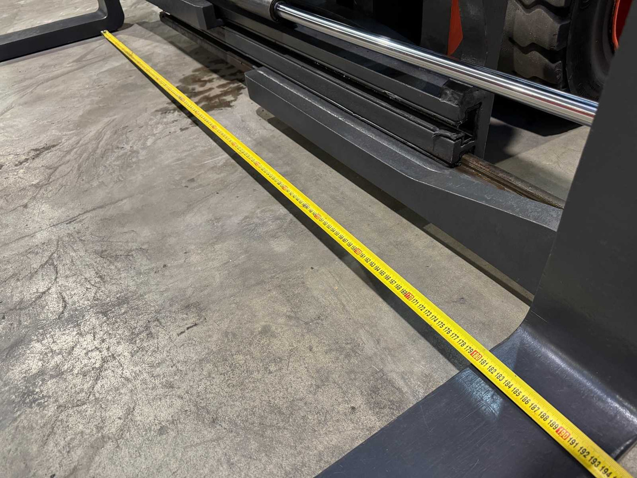 Motviktstruck 06/2023 SERVICE + UVV 11/2026 LINDE E35HL 3.500KG 3.+4. VALVE 180CM FORK ADJUSTER ELECTRIC FORKLIFT 8.839 HOURS: bild 10 Motviktstruck 06/2023 SERVICE + UVV 11/2026 LINDE E35HL 3.500KG 3.+4. VALVE 180CM FORK ADJUSTER ELECTRIC FORKLIFT 8.839 HOURS: bild 10