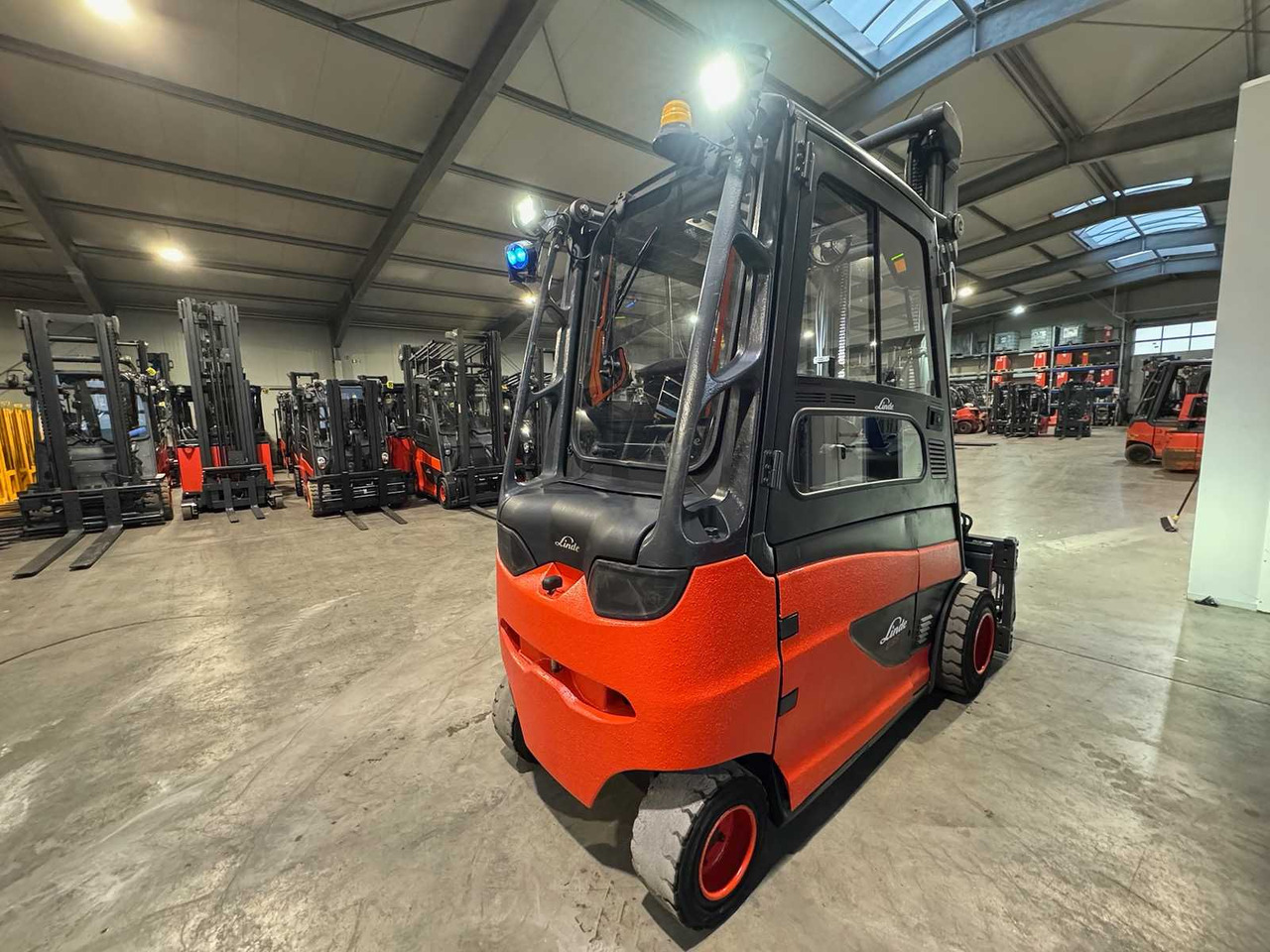 Motviktstruck 06/2023 SERVICE + UVV 11/2026 LINDE E35HL 3.500KG 3.+4. VALVE 180CM FORK ADJUSTER ELECTRIC FORKLIFT 8.839 HOURS: bild 7 Motviktstruck 06/2023 SERVICE + UVV 11/2026 LINDE E35HL 3.500KG 3.+4. VALVE 180CM FORK ADJUSTER ELECTRIC FORKLIFT 8.839 HOURS: bild 7