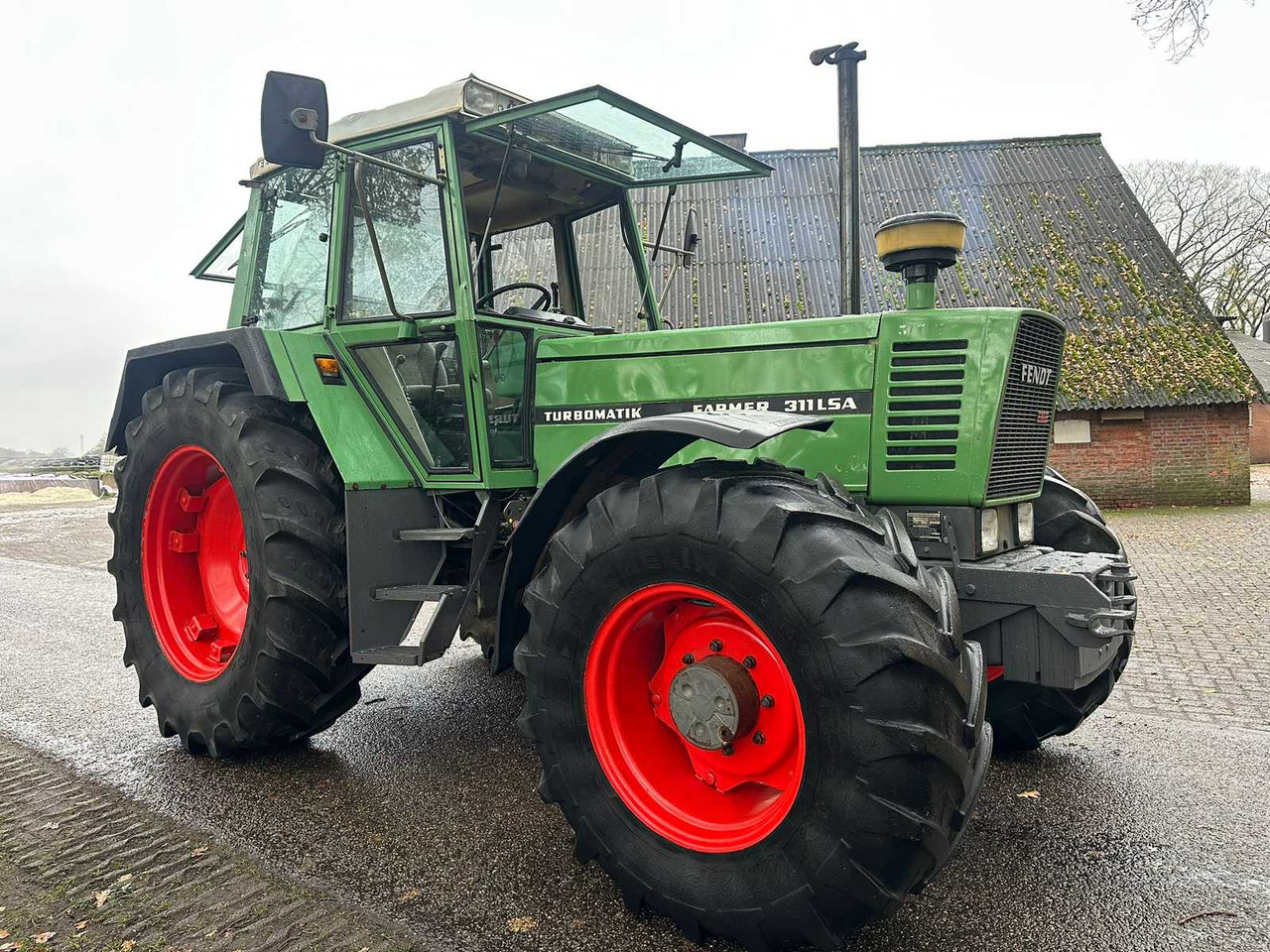1984 FENDT FARMER 311 LSA ALL-WHEEL DRIVE FARM TRACTOR - Traktor: bild 3 1984 FENDT FARMER 311 LSA ALL-WHEEL DRIVE FARM TRACTOR - Traktor: bild 3