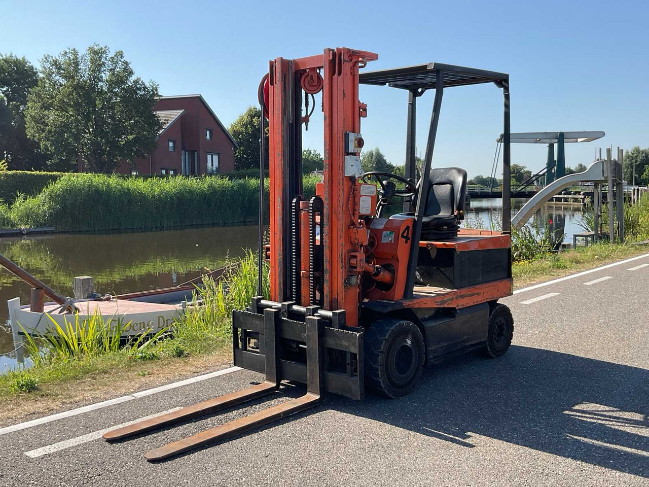 1987 TOYOTA 4FB25 FORKLIFT - Motviktstruck: bild 1 1987 TOYOTA 4FB25 FORKLIFT - Motviktstruck: bild 1