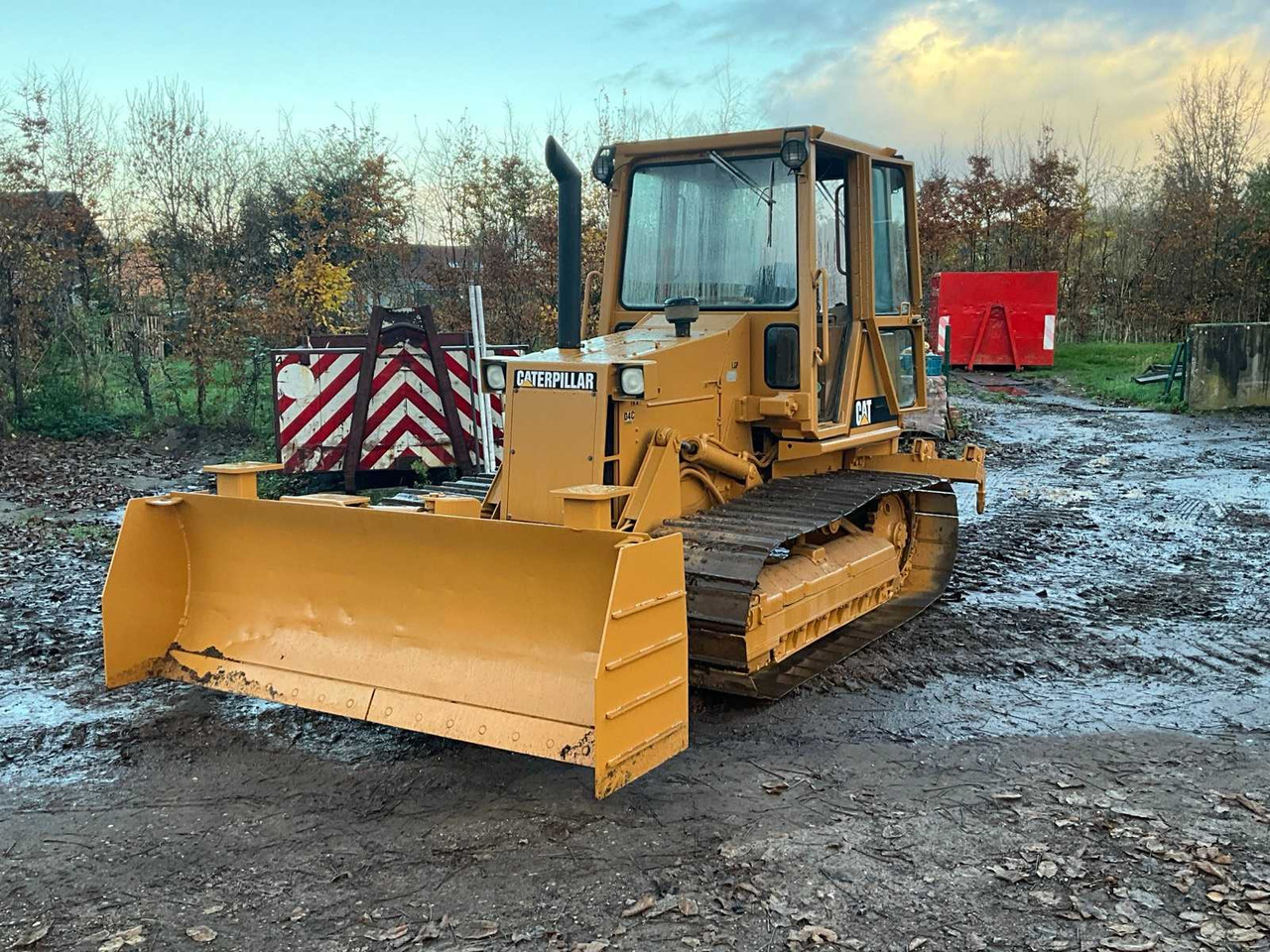 1992 CATERPILLAR D4C SERIES 2 BULLDOZER - Bulldozer: bild 1 1992 CATERPILLAR D4C SERIES 2 BULLDOZER - Bulldozer: bild 1