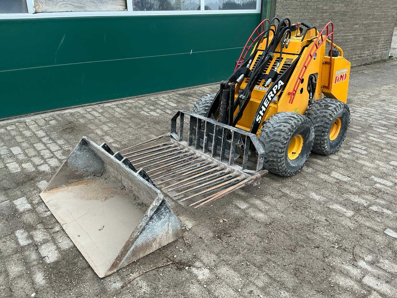 2003 SHERPA 100 SKID STEER LOADER - Kompakt bandlastare: bild 2 2003 SHERPA 100 SKID STEER LOADER - Kompakt bandlastare: bild 2