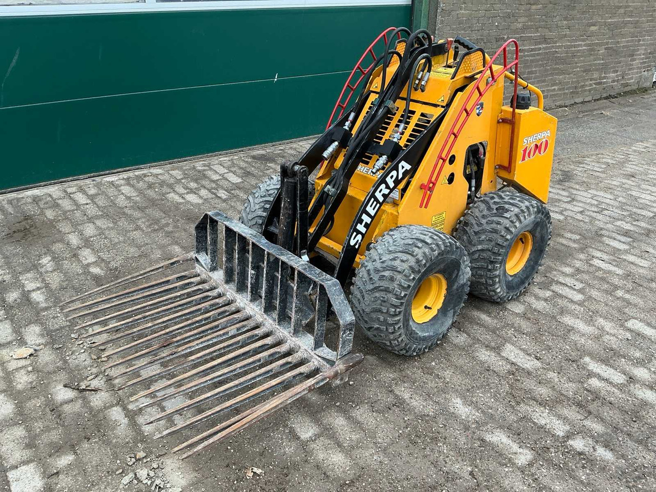 2003 SHERPA 100 SKID STEER LOADER - Kompakt bandlastare: bild 1 2003 SHERPA 100 SKID STEER LOADER - Kompakt bandlastare: bild 1