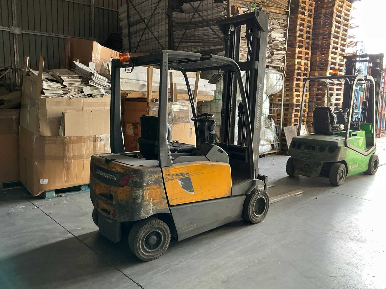 2004 - JUNGHEINRICH - EFG 318 - FORKLIFT - Motviktstruck: bild 4 2004 - JUNGHEINRICH - EFG 318 - FORKLIFT - Motviktstruck: bild 4