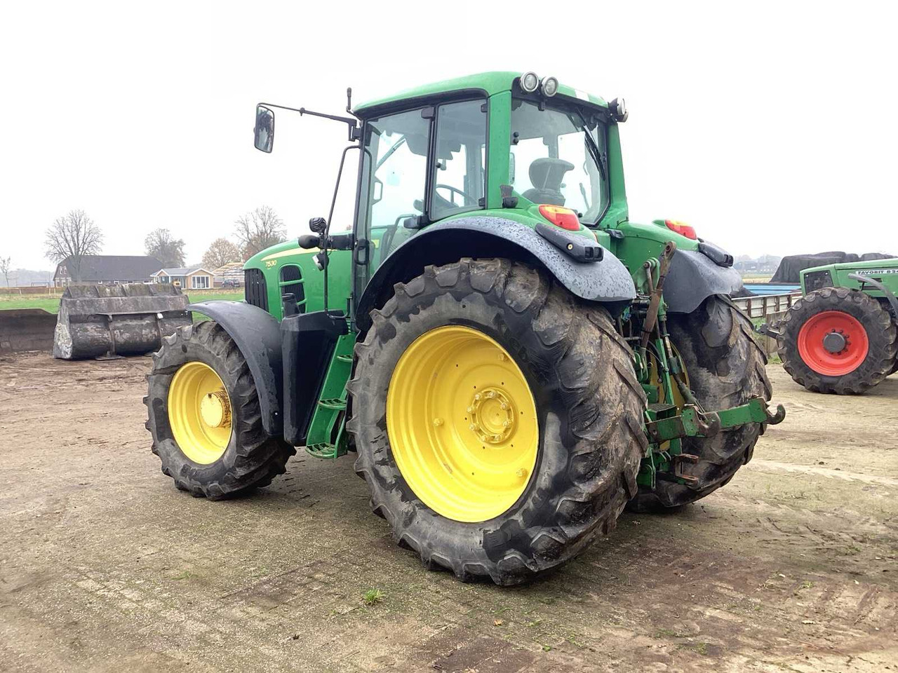 2008 JOHN DEERE 7530 PREMIUM FOUR WHEEL DRIVE FARM TRACTOR - Traktor: bild 4 2008 JOHN DEERE 7530 PREMIUM FOUR WHEEL DRIVE FARM TRACTOR - Traktor: bild 4