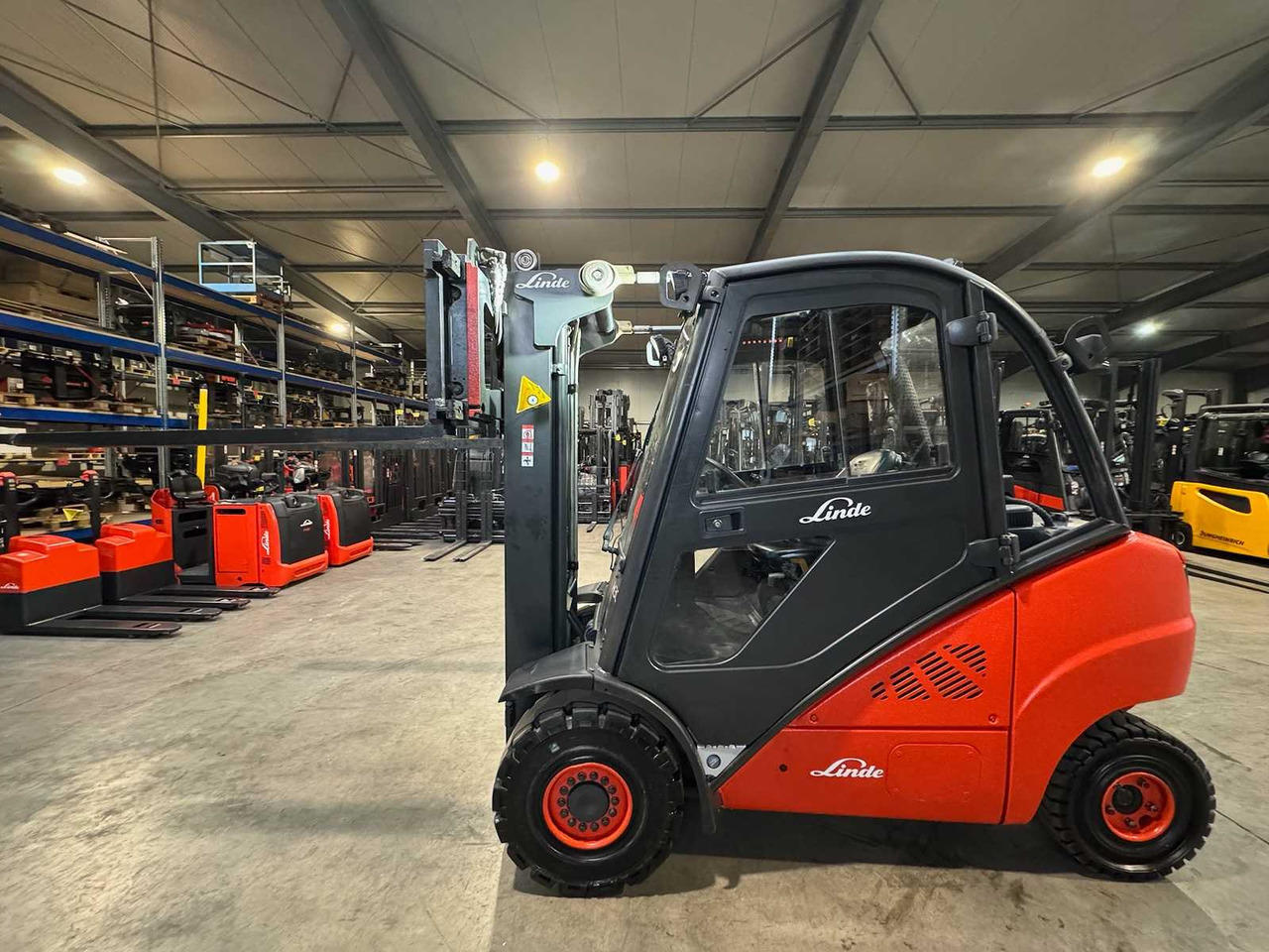 2010 LINDE H30D-01 3.000KG 3.+4. VALVE FORK ADJUSTER TRIPLEX DIESEL FORKLIFT FORKLIFT 10,482 HOURS. - Motviktstruck: bild 1 2010 LINDE H30D-01 3.000KG 3.+4. VALVE FORK ADJUSTER TRIPLEX DIESEL FORKLIFT FORKLIFT 10,482 HOURS. - Motviktstruck: bild 1
