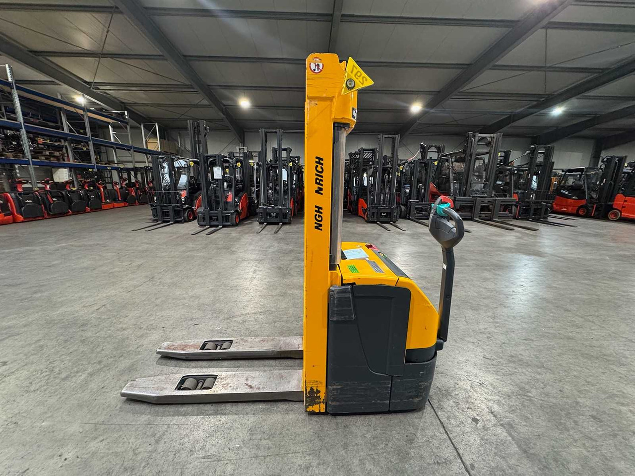 2011 SERVICE 09/2026 JUNGHEINRICH EJC220 2,000KG STACKER PALLET TRUCK ANT FREE LIFT - Motviktstruck: bild 1 2011 SERVICE 09/2026 JUNGHEINRICH EJC220 2,000KG STACKER PALLET TRUCK ANT FREE LIFT - Motviktstruck: bild 1