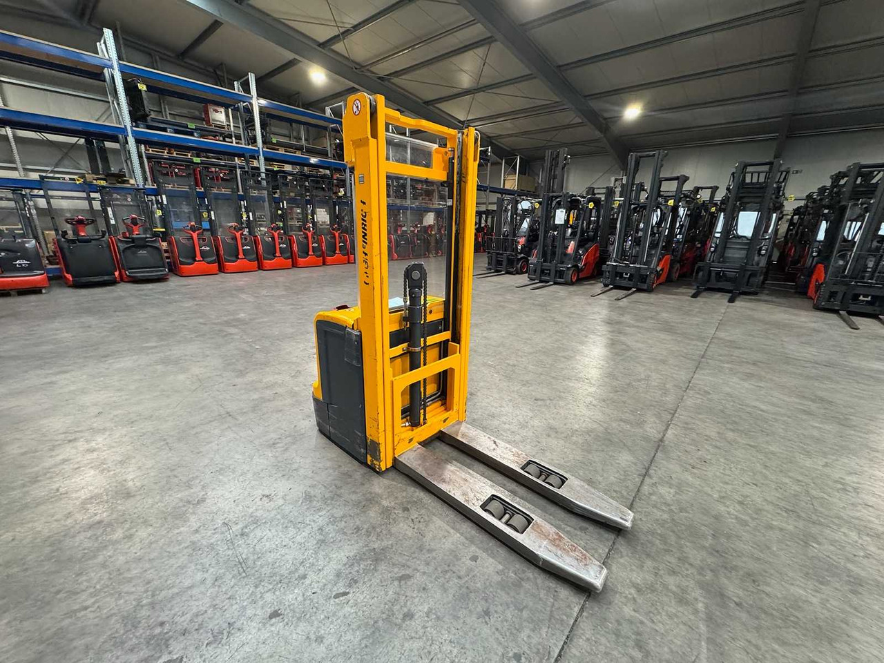 2011 SERVICE 09/2026 JUNGHEINRICH EJC220 2,000KG STACKER PALLET TRUCK ANT FREE LIFT - Motviktstruck: bild 3 2011 SERVICE 09/2026 JUNGHEINRICH EJC220 2,000KG STACKER PALLET TRUCK ANT FREE LIFT - Motviktstruck: bild 3