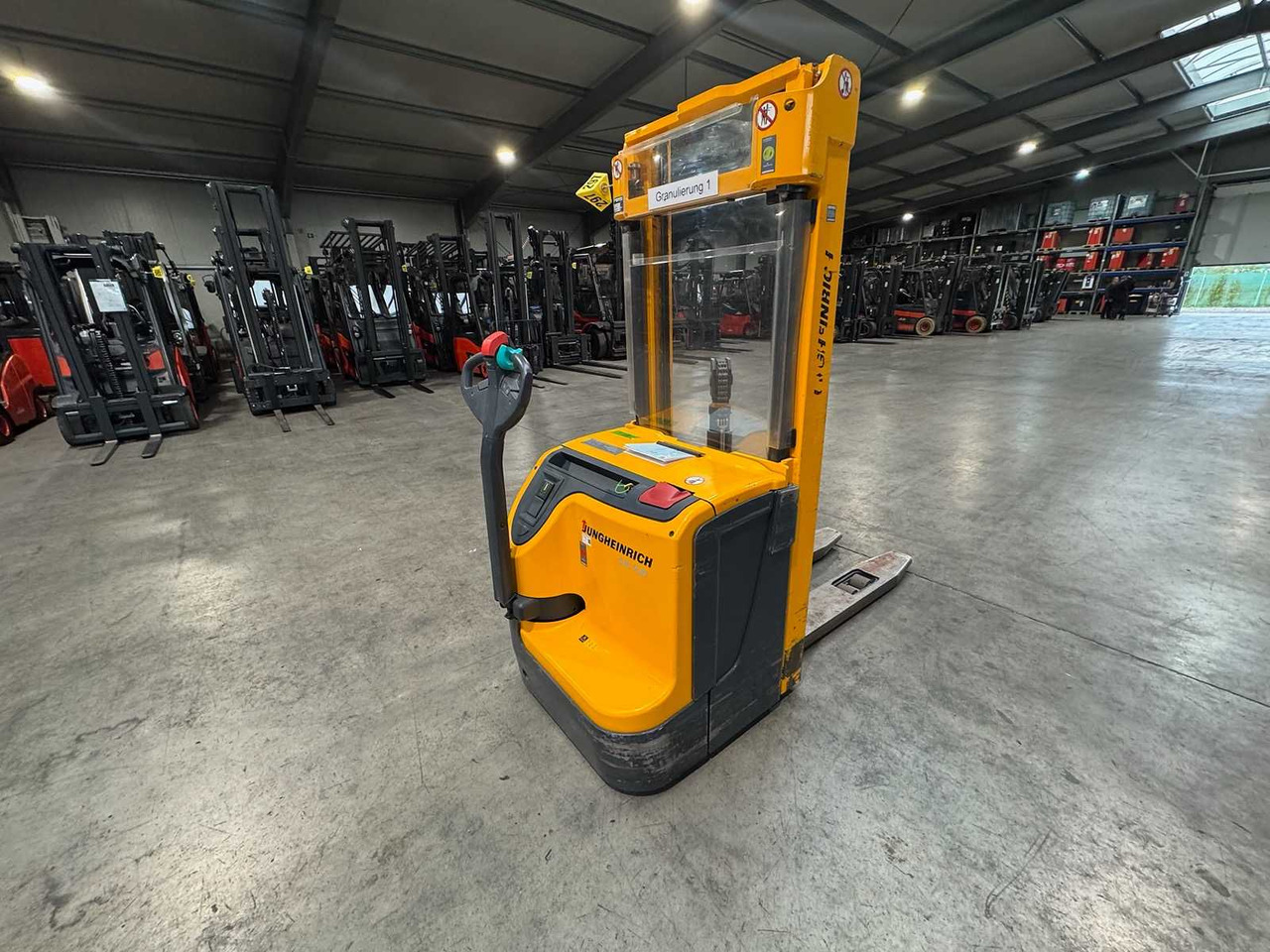 2011 SERVICE 09/2026 JUNGHEINRICH EJC220 2,000KG STACKER PALLET TRUCK ANT FREE LIFT - Motviktstruck: bild 2 2011 SERVICE 09/2026 JUNGHEINRICH EJC220 2,000KG STACKER PALLET TRUCK ANT FREE LIFT - Motviktstruck: bild 2