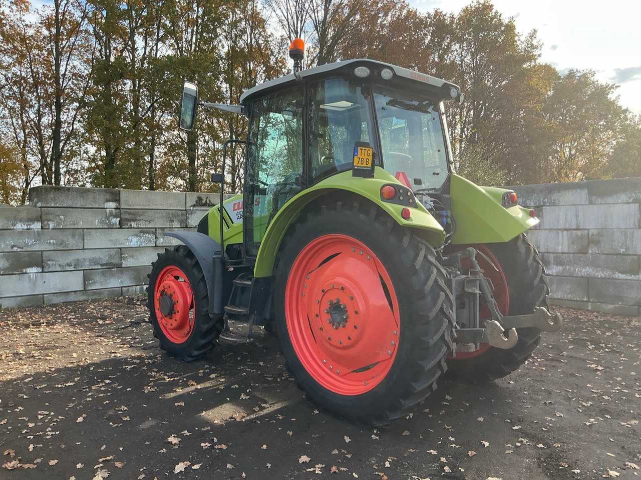 2012 CLAAS 410 ARION FOUR-WHEEL DRIVE FARM TRACTOR - Traktor: bild 3 2012 CLAAS 410 ARION FOUR-WHEEL DRIVE FARM TRACTOR - Traktor: bild 3